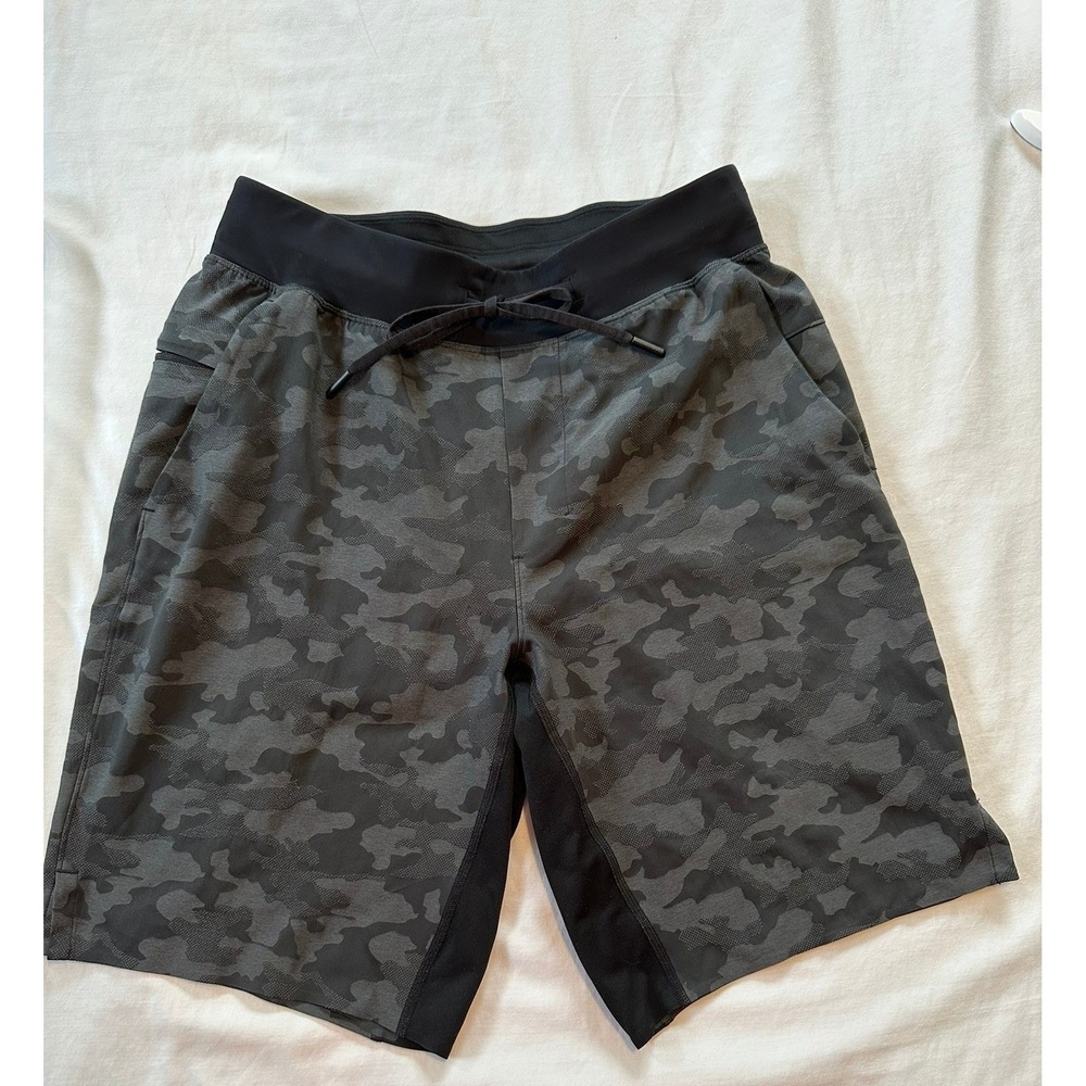 Lululemon Men's Camo Gray Athletic Running Shorts 9" Inseam, Pockets, Size Small